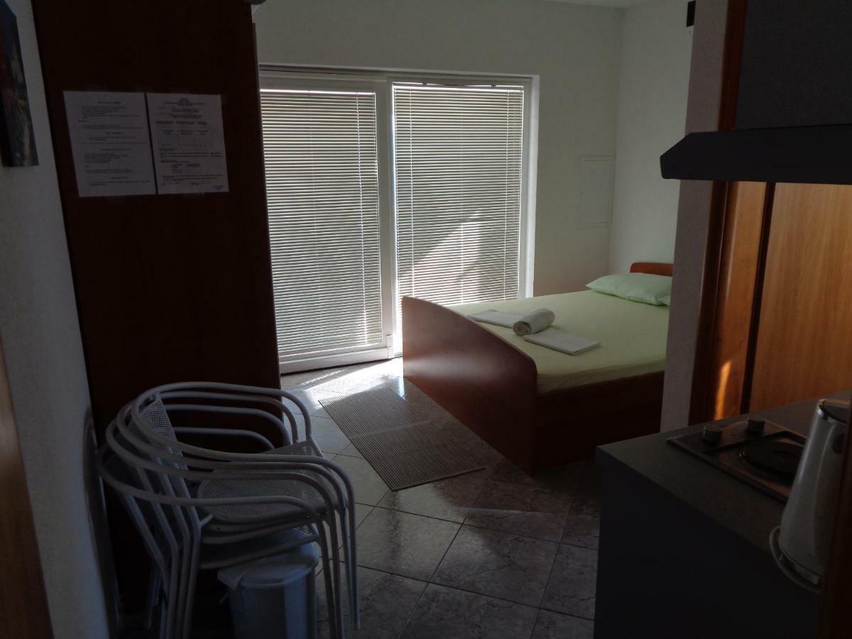 Apartments Rados Локва-Рогозниця Екстер'єр фото
