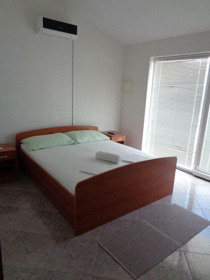 Apartments Rados Локва-Рогозниця Екстер'єр фото